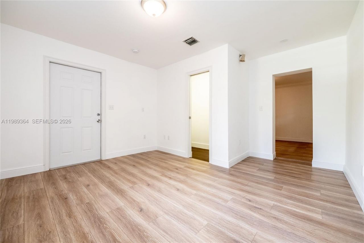 4160 Bay Point Rd , Miami, FL 33137 Photo