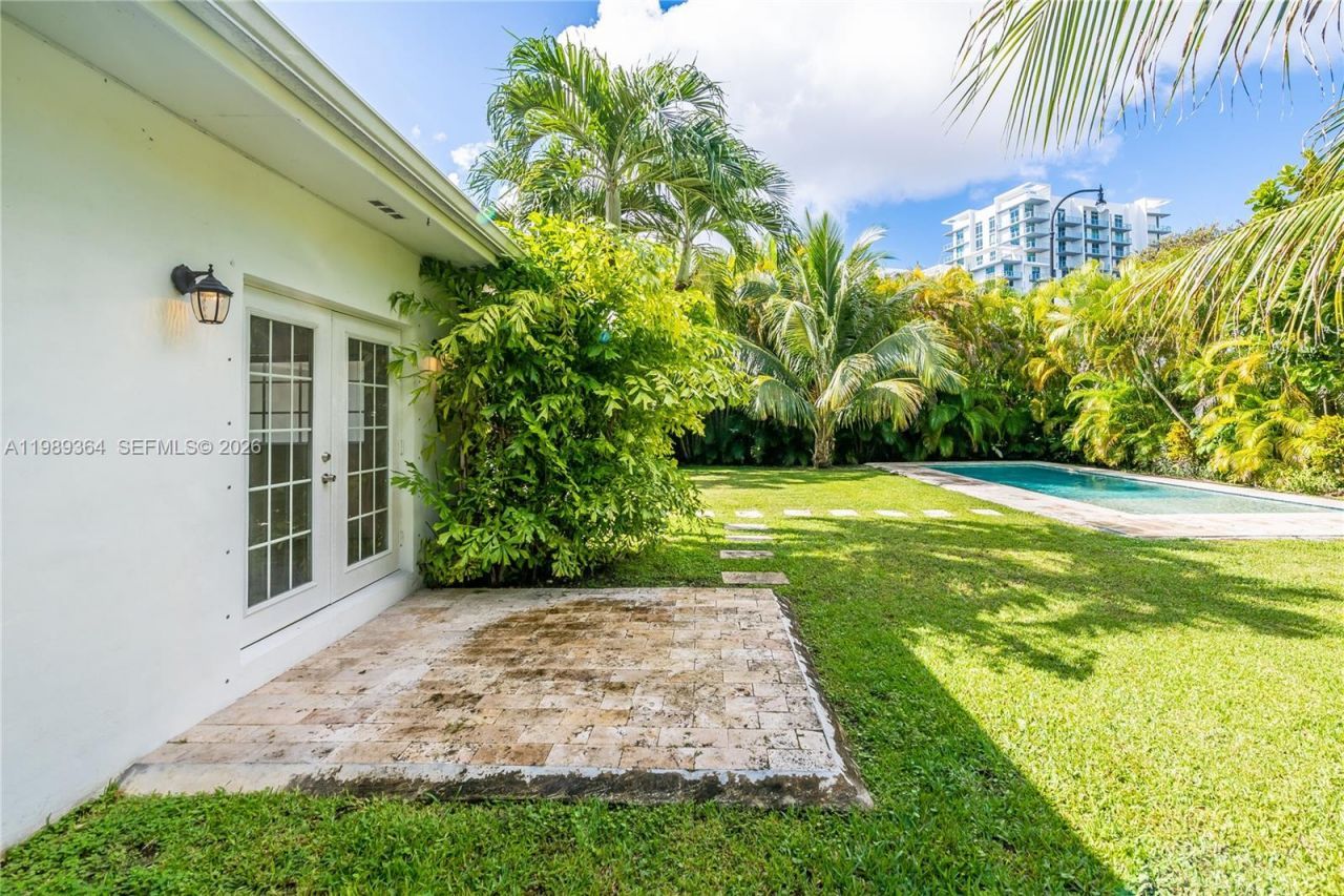 4160 Bay Point Rd , Miami, FL 33137 Photo