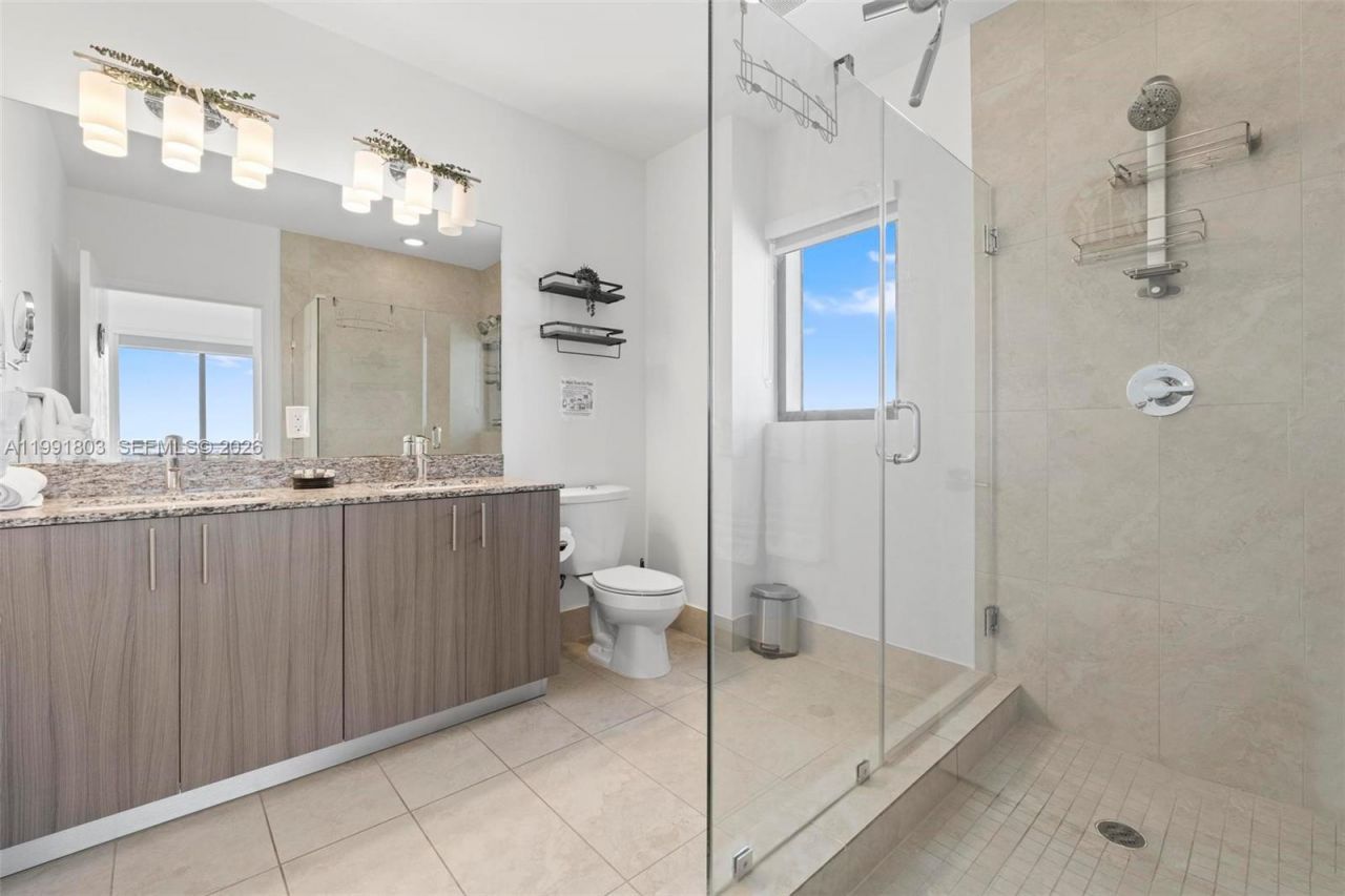 5350 NW 84th Ave, Unit 2013, Doral, FL 33166 Photo