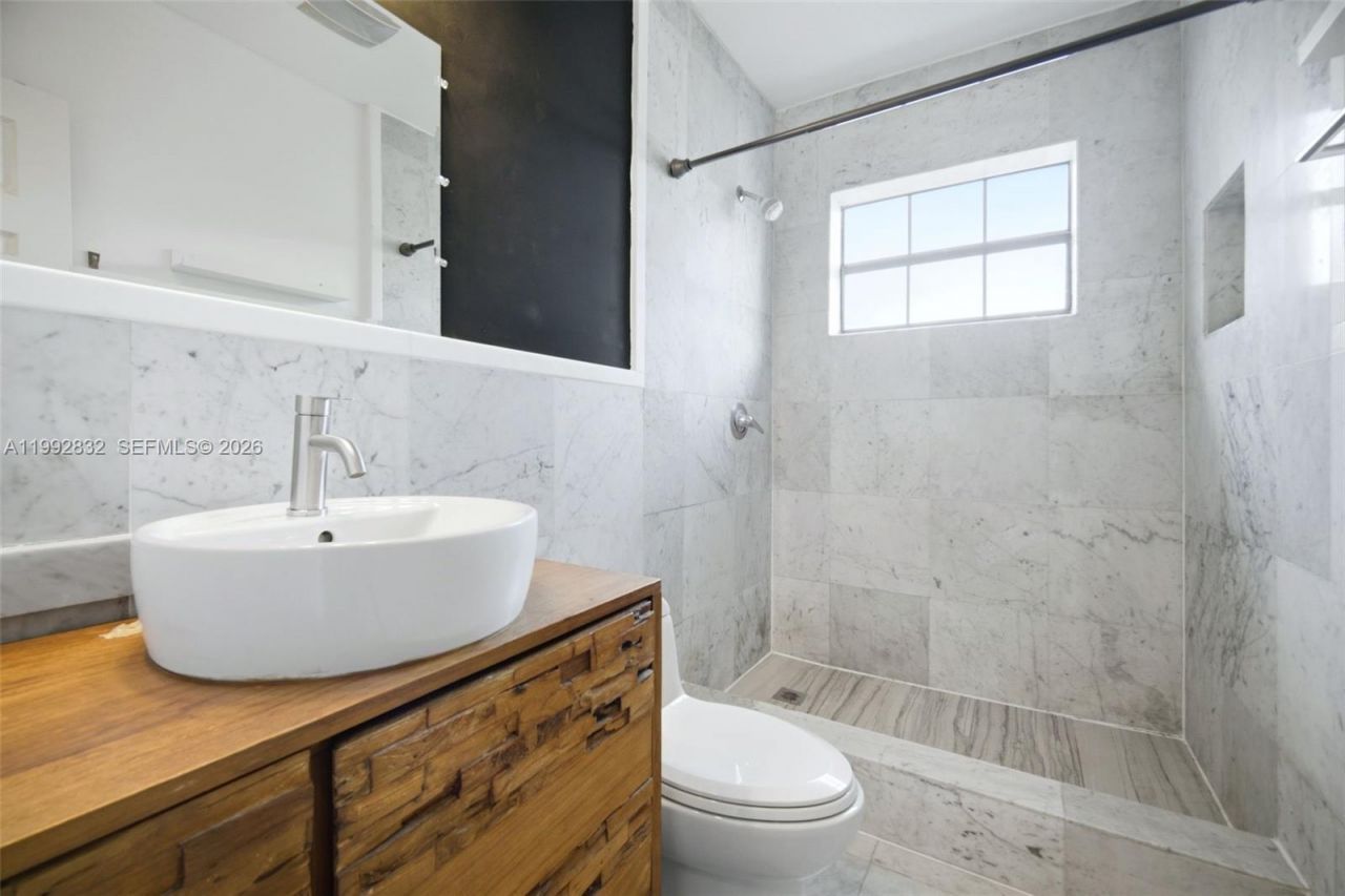 6336 SW 9th St , West Miami, FL 33144 Photo