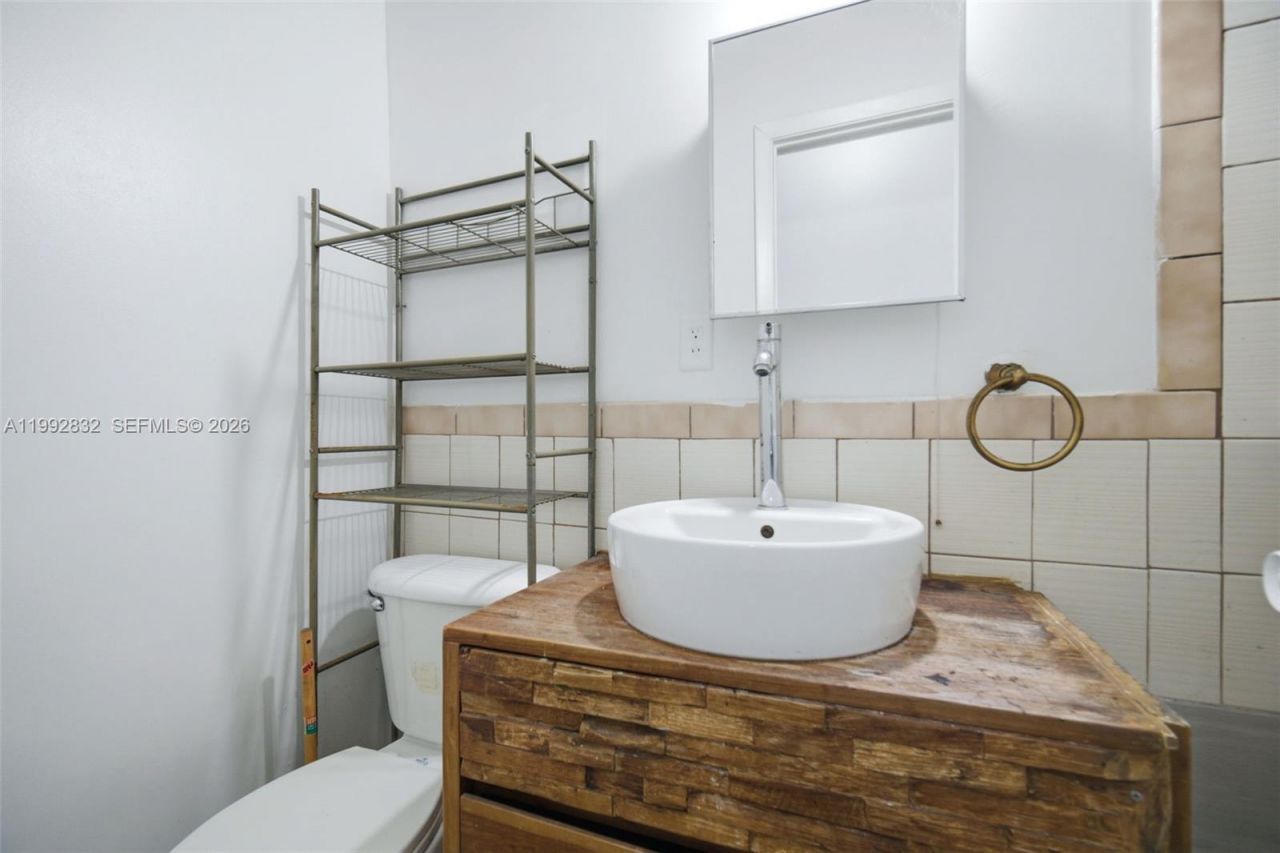 6336 SW 9th St , West Miami, FL 33144 Photo