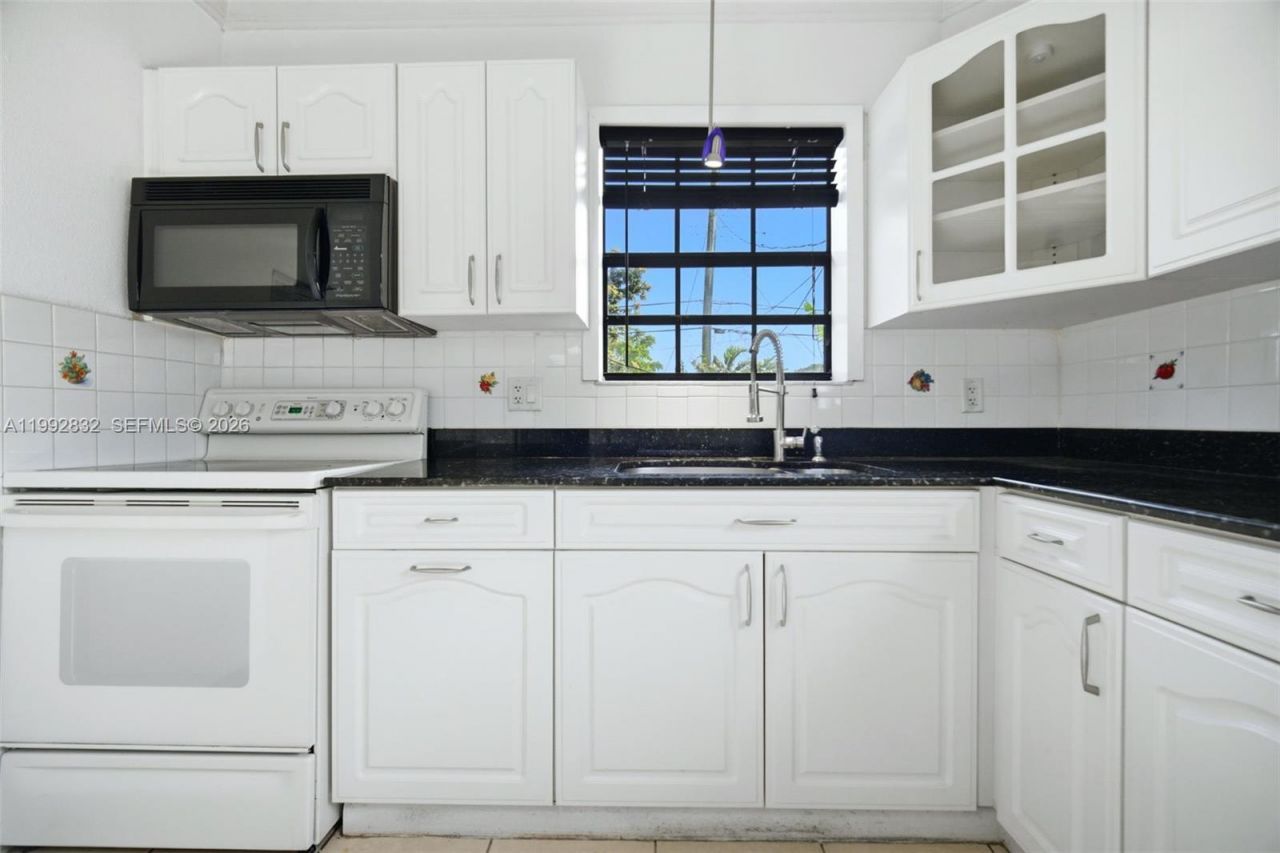 6336 SW 9th St , West Miami, FL 33144 Photo