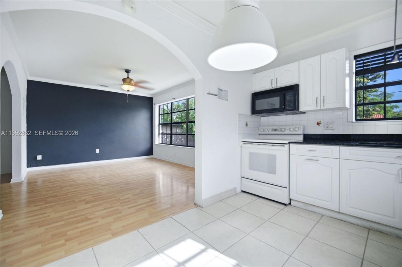 6336 SW 9th St , West Miami, FL 33144 Photo