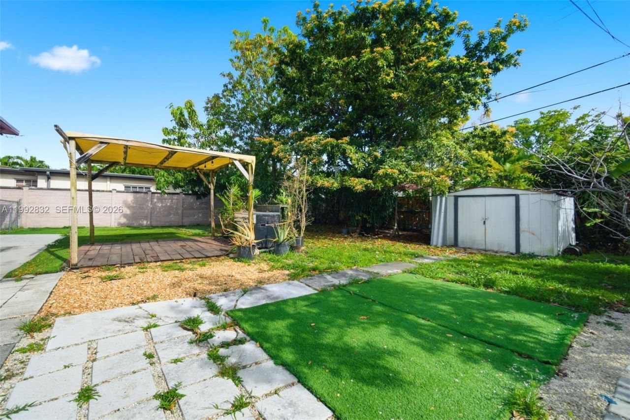 6336 SW 9th St , West Miami, FL 33144 Photo