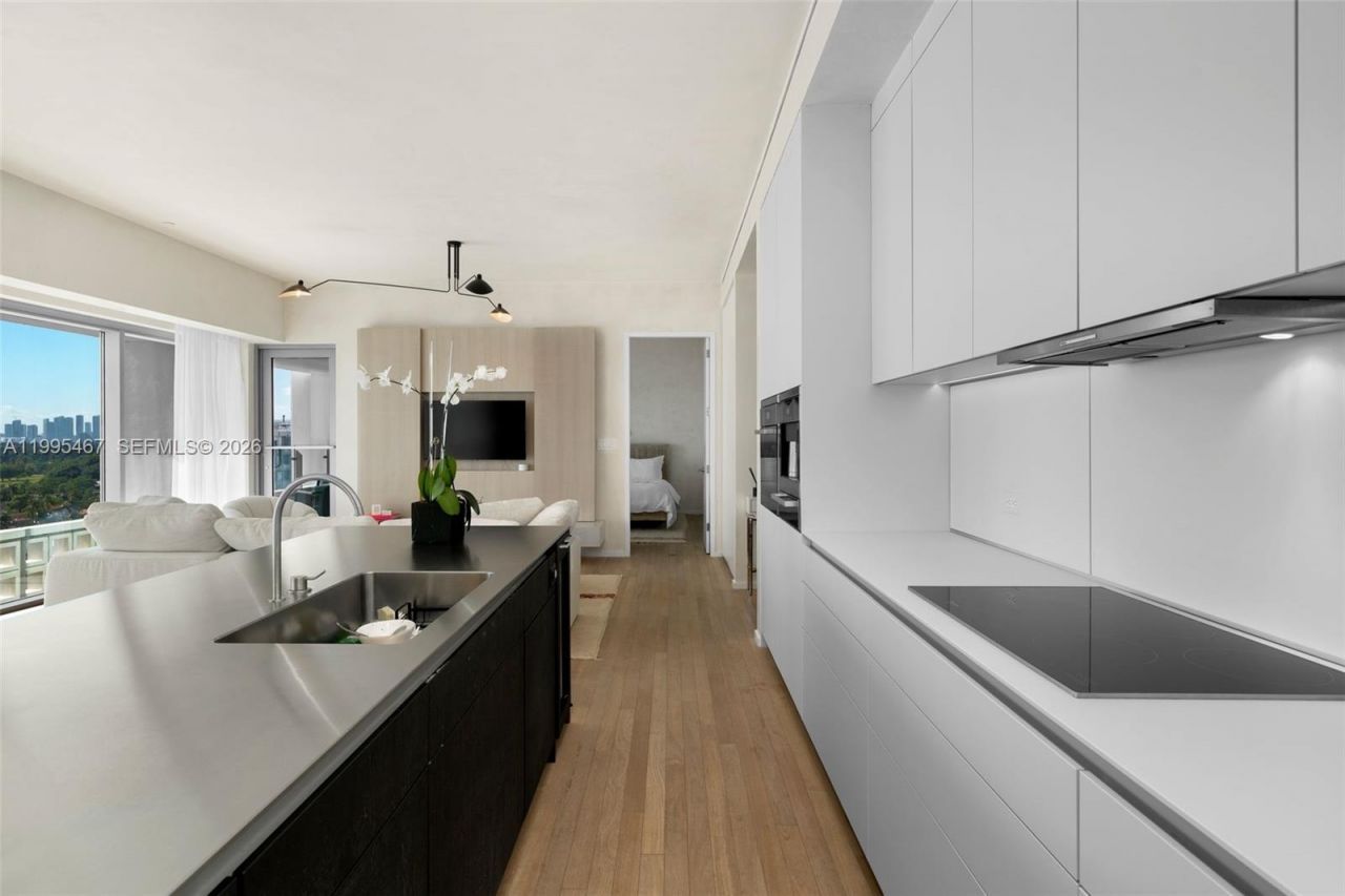 2901 Collins Ave, Unit 1204, Miami Beach, FL 33140 Photo