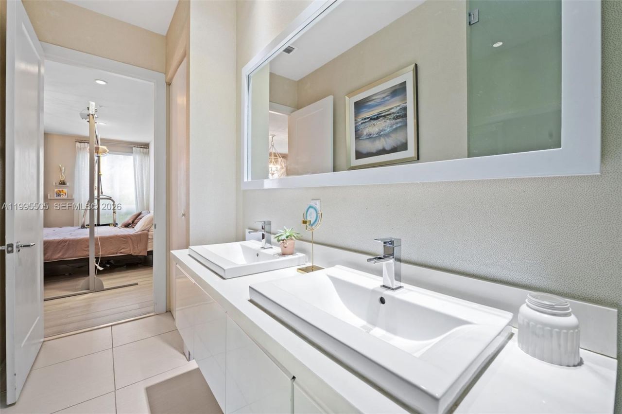 10305 NW 63rd Ter, Unit 105, Doral, FL 33178 Photo
