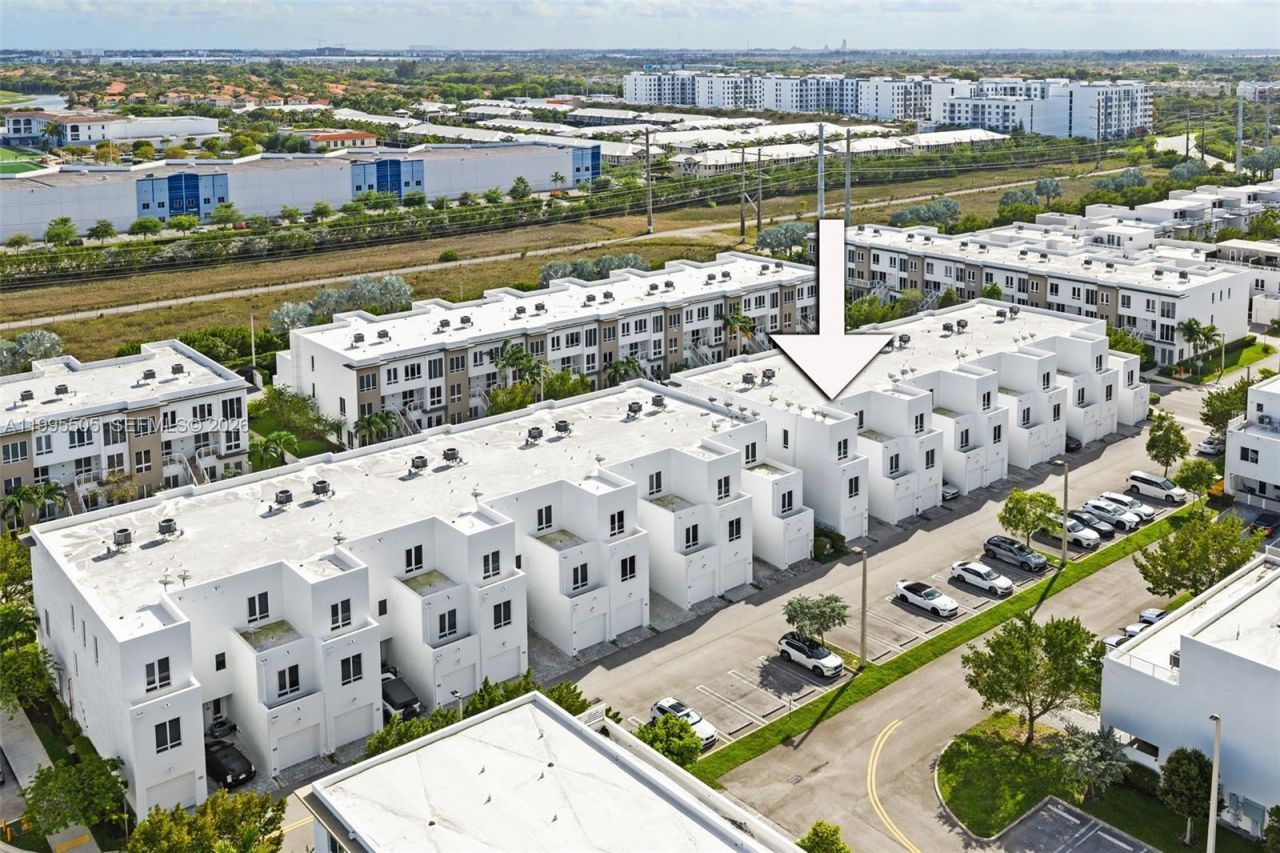 10305 NW 63rd Ter, Unit 105, Doral, FL 33178 Photo