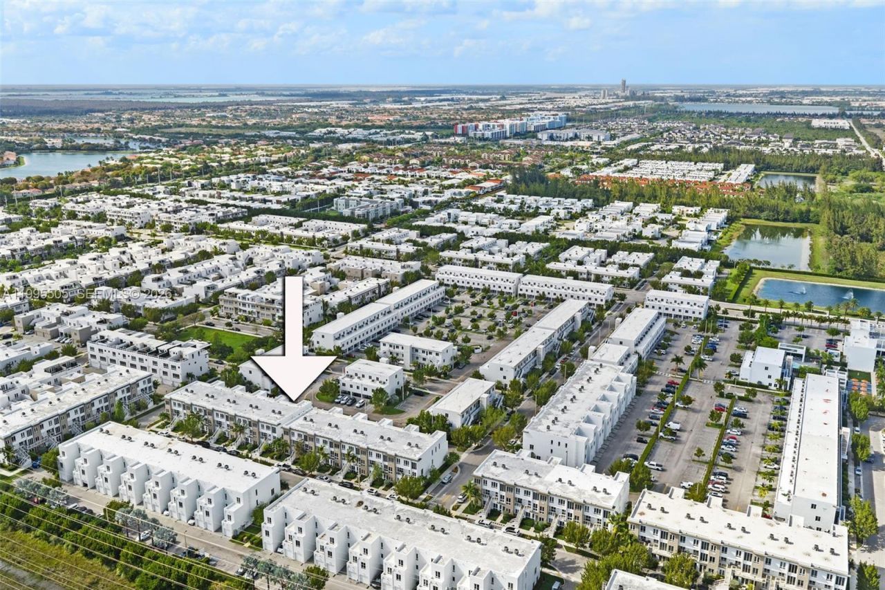 10305 NW 63rd Ter, Unit 105, Doral, FL 33178 Photo