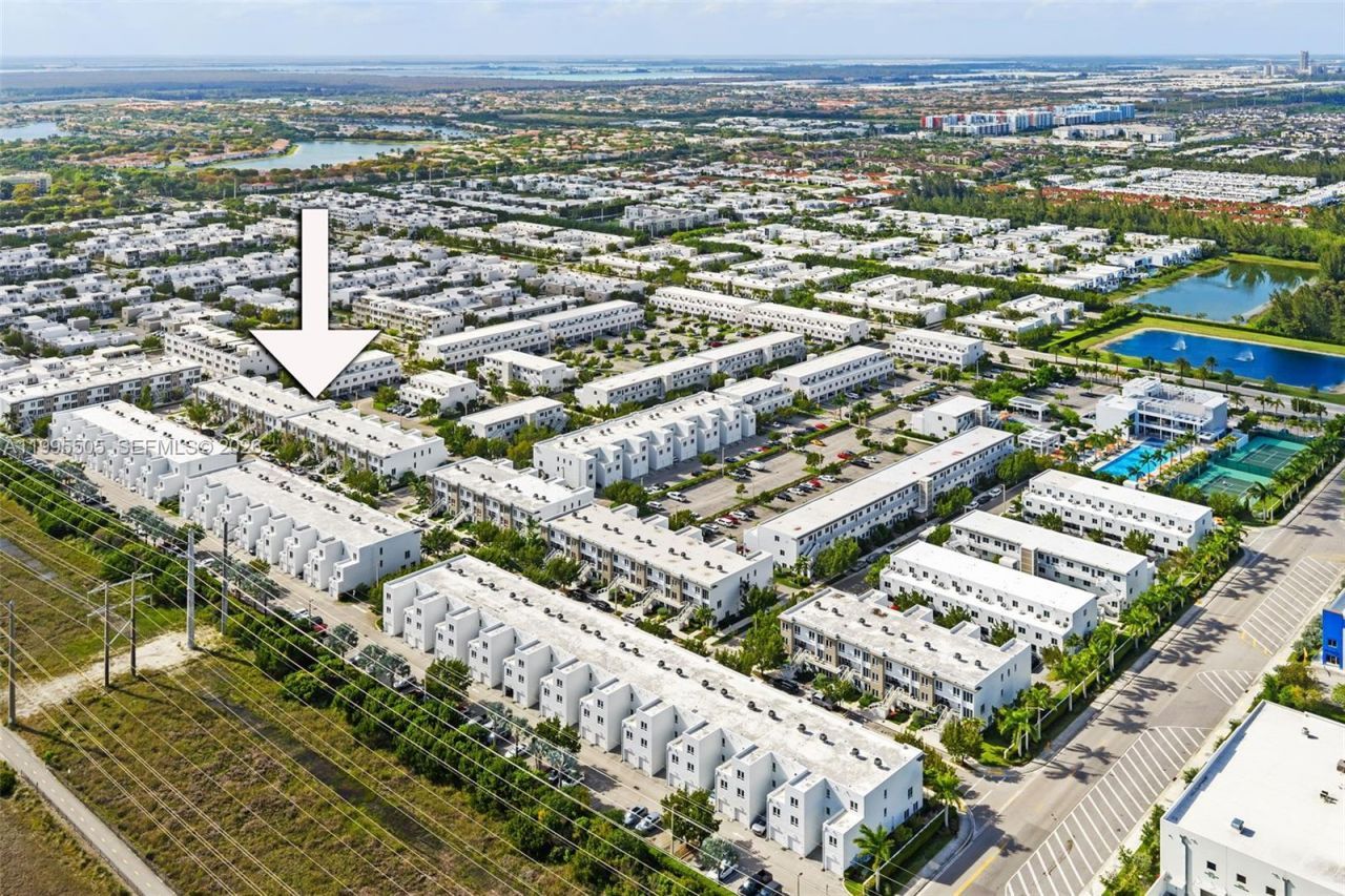 10305 NW 63rd Ter, Unit 105, Doral, FL 33178 Photo