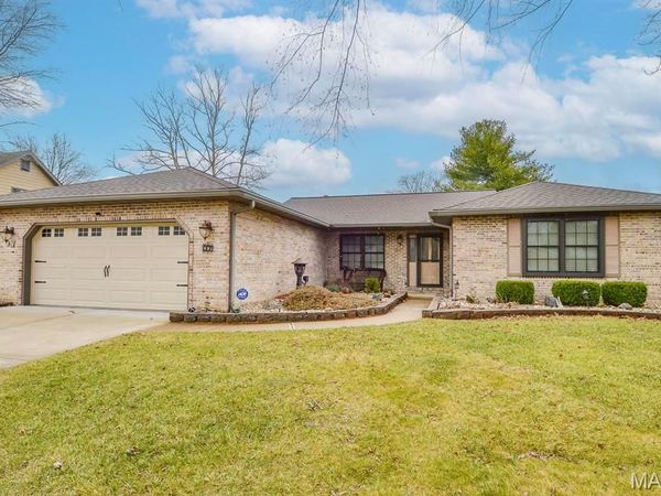 37 Lindenleaf Lane , Belleville, IL 62223