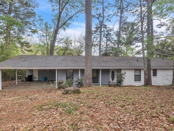 2703 Persimmon, Starkville, MS 39759