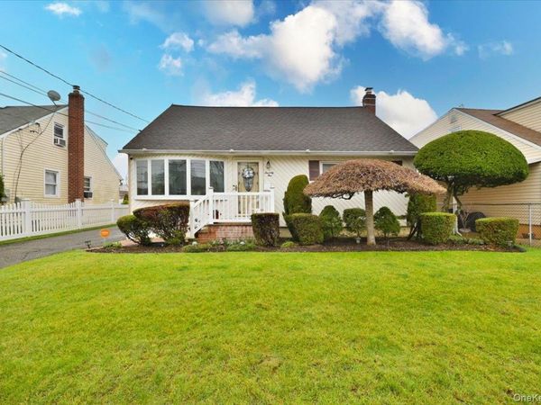 75 Beebe Avenue , Hempstead, NY 11550