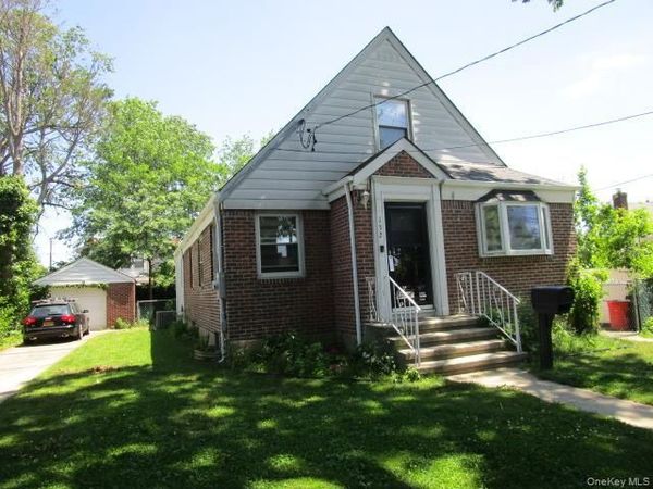 132 Wardwell Road , Mineola, NY 11501