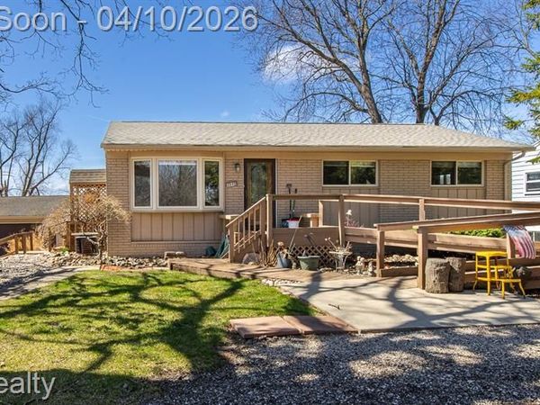 4040 Joslyn Road, Orion Twp, MI 48359