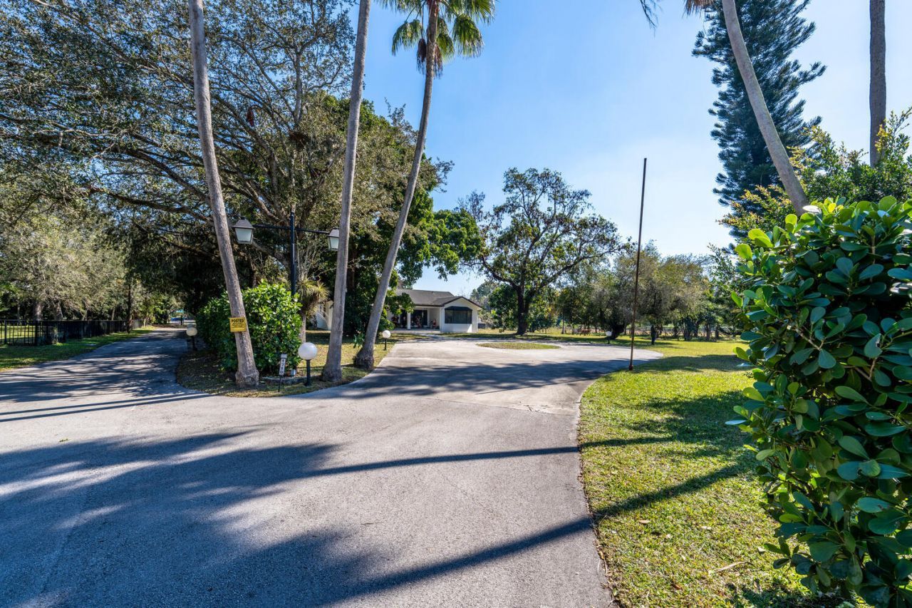 1710 SW 142nd Avenue, Davie, FL 33325 Photo