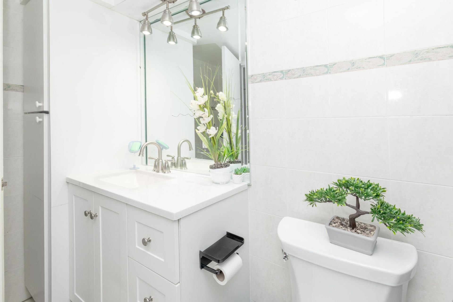 5055 NW 7th Street, Unit 610, Miami, FL 33126 Photo