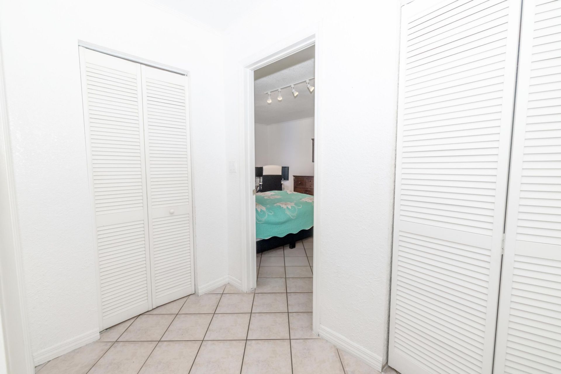 5055 NW 7th Street, Unit 610, Miami, FL 33126 Photo