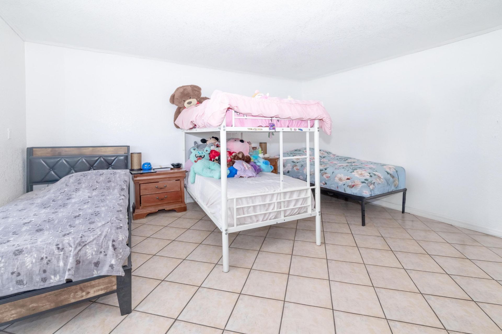 5055 NW 7th Street, Unit 610, Miami, FL 33126 Photo