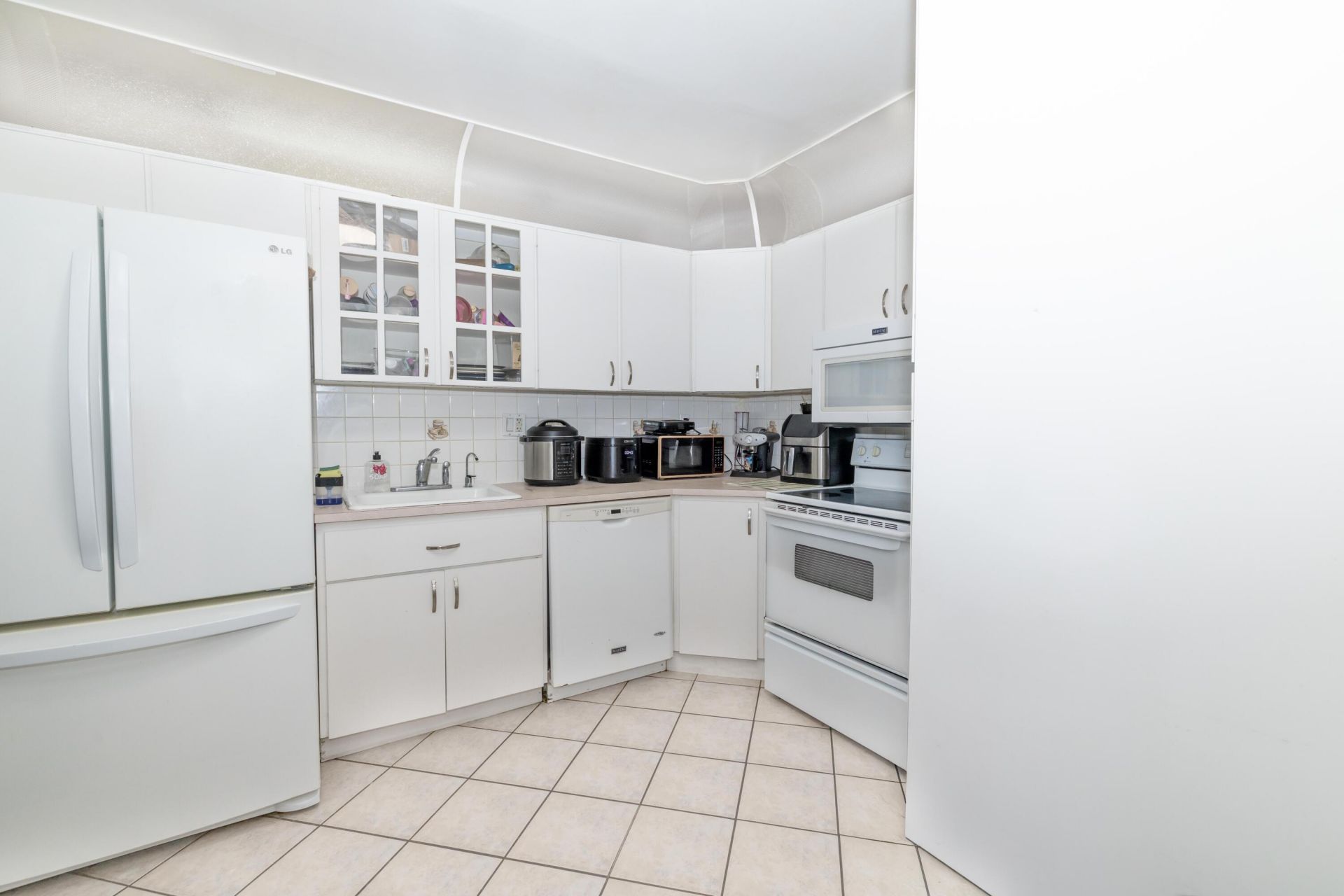 5055 NW 7th Street, Unit 610, Miami, FL 33126 Photo