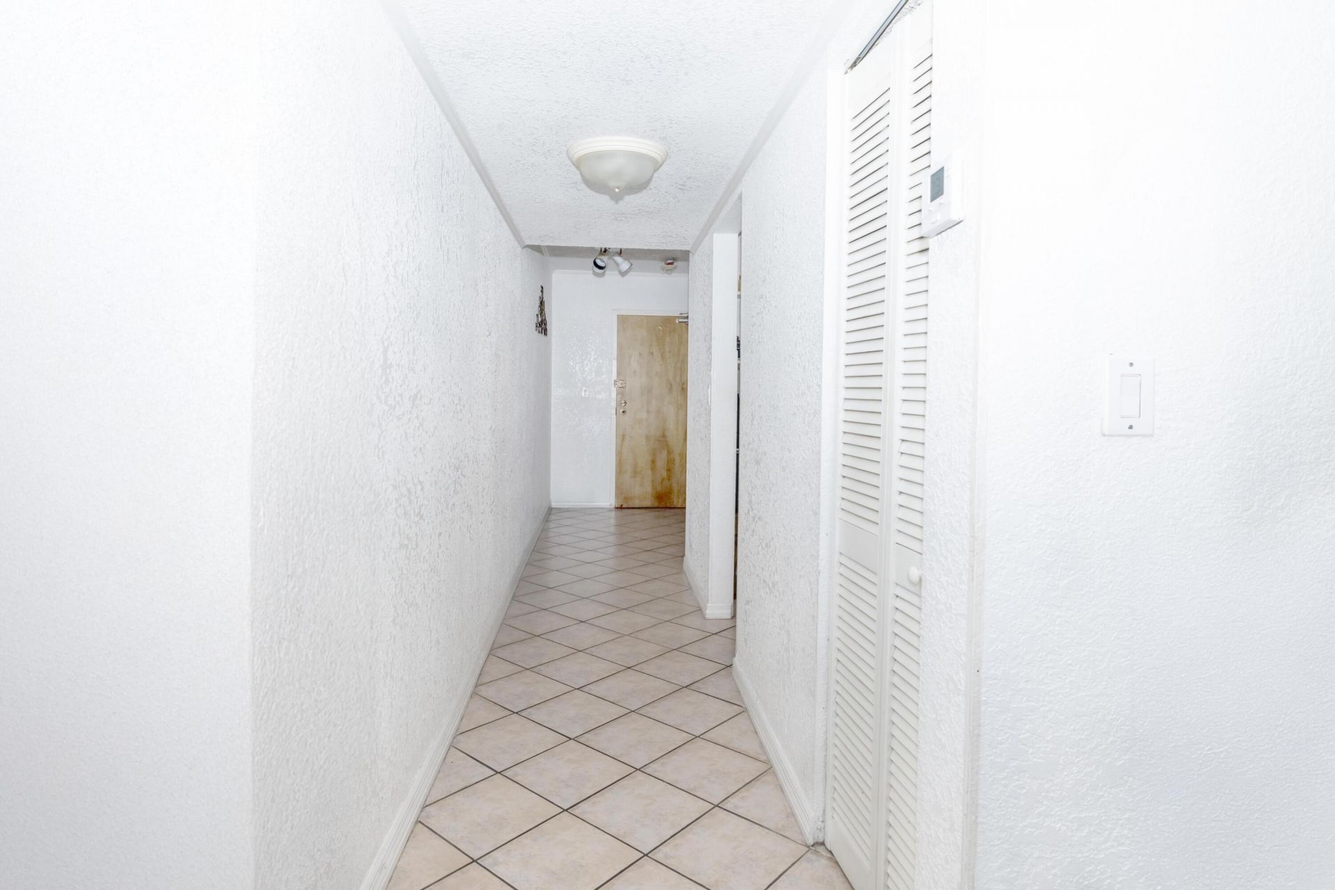 5055 NW 7th Street, Unit 610, Miami, FL 33126 Photo