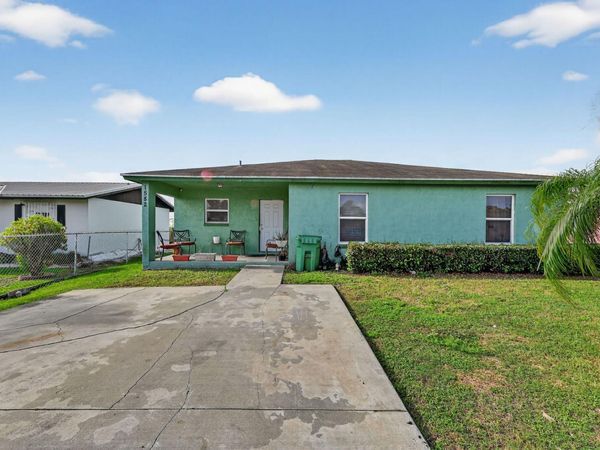 1582 Reverend Jesse Biggs Boulevard, Pahokee, FL 33476