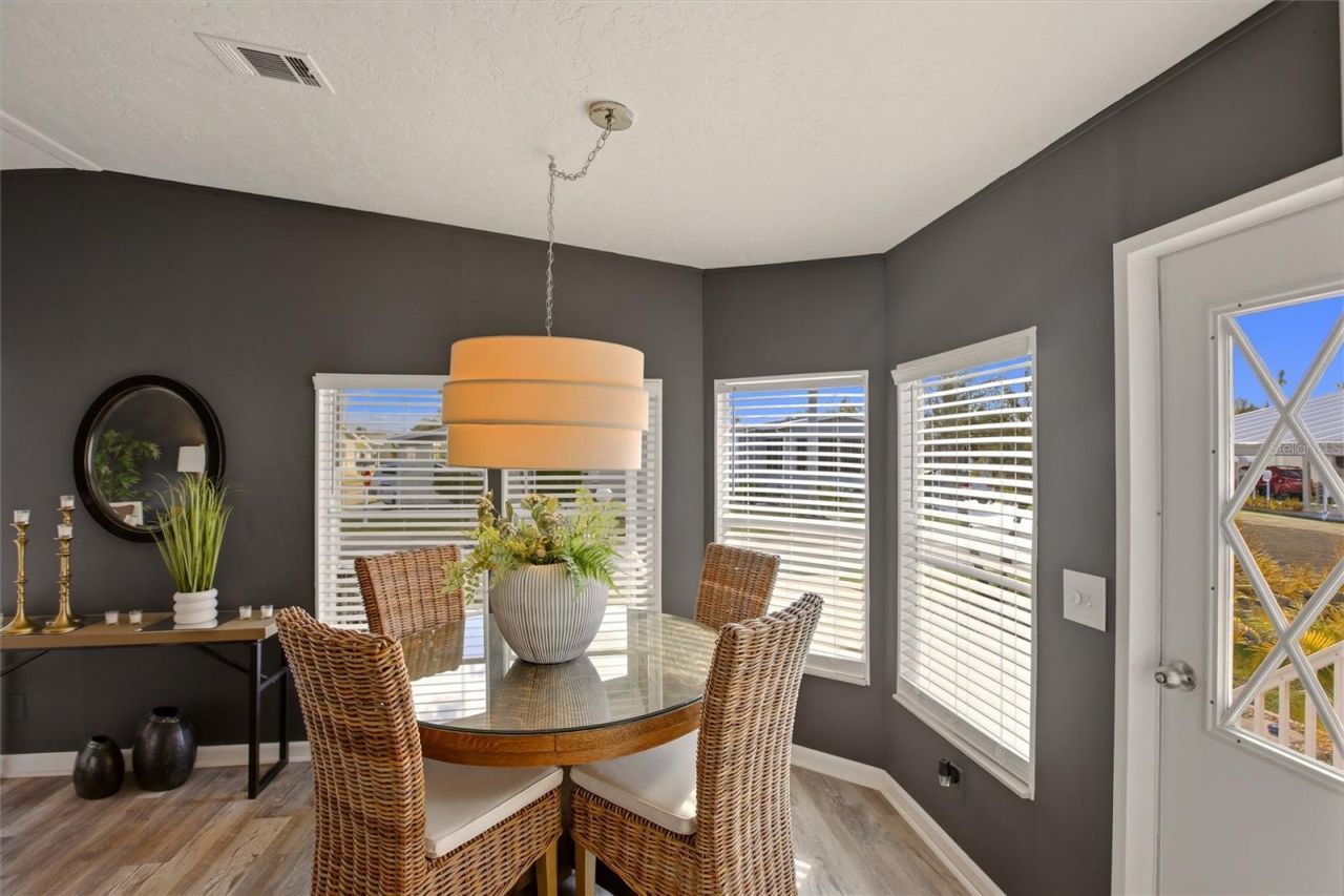 701 Aqui Esta Drive, Unit 52, Punta Gorda, FL 33950 Photo