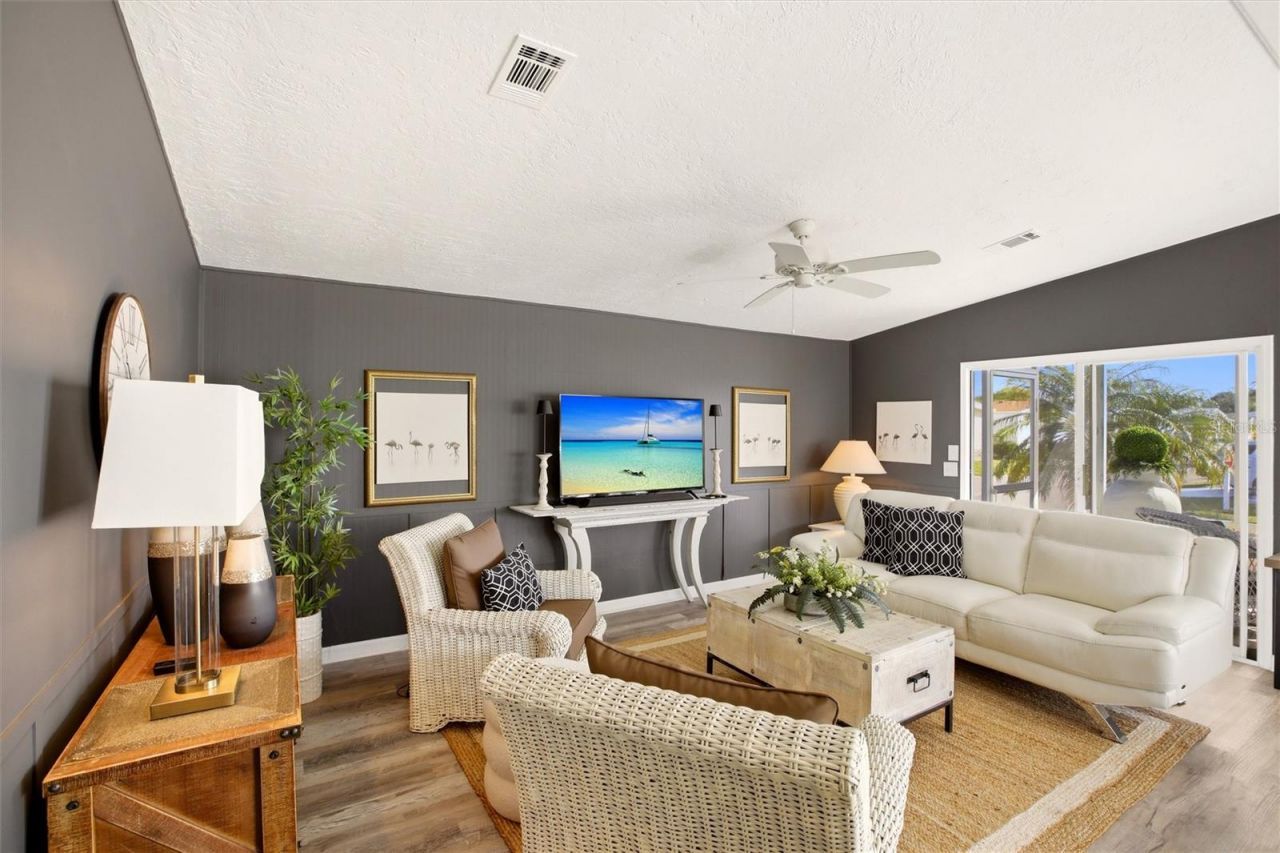 701 Aqui Esta Drive, Unit 52, Punta Gorda, FL 33950 Photo