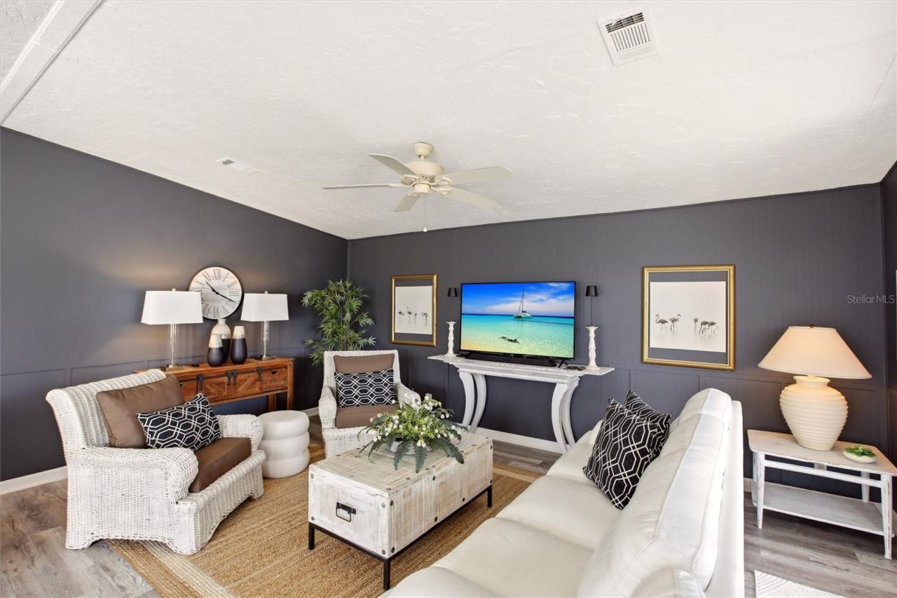 701 Aqui Esta Drive, Unit 52, Punta Gorda, FL 33950 Photo