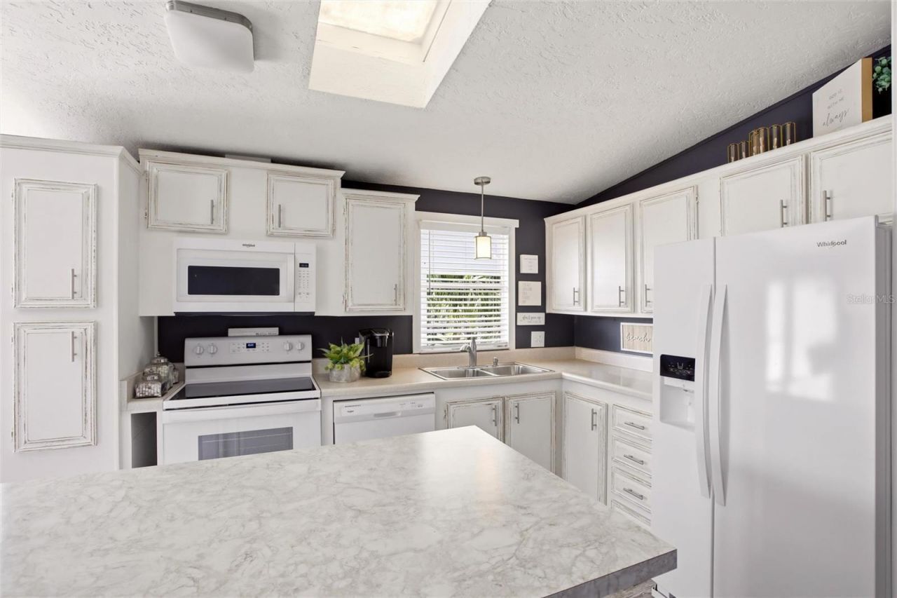 701 Aqui Esta Drive, Unit 52, Punta Gorda, FL 33950 Photo