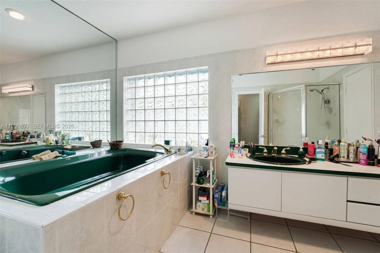 69 S Royal Poinciana Boulevard , Miami Springs, FL 33166 Photo