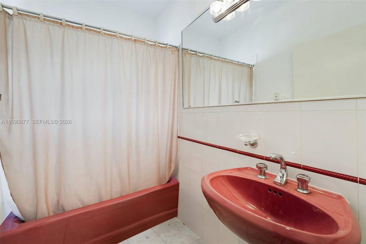 69 S Royal Poinciana Boulevard , Miami Springs, FL 33166 Photo