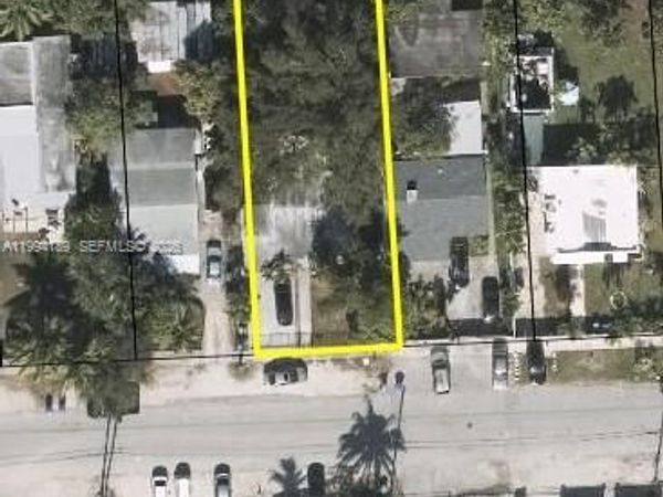 97 NW 69th St , Miami, FL 33150