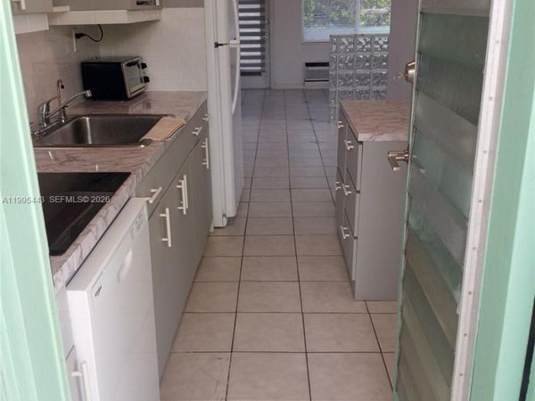 6490 Collins Ave , Unit 18, Miami Beach, FL 33141