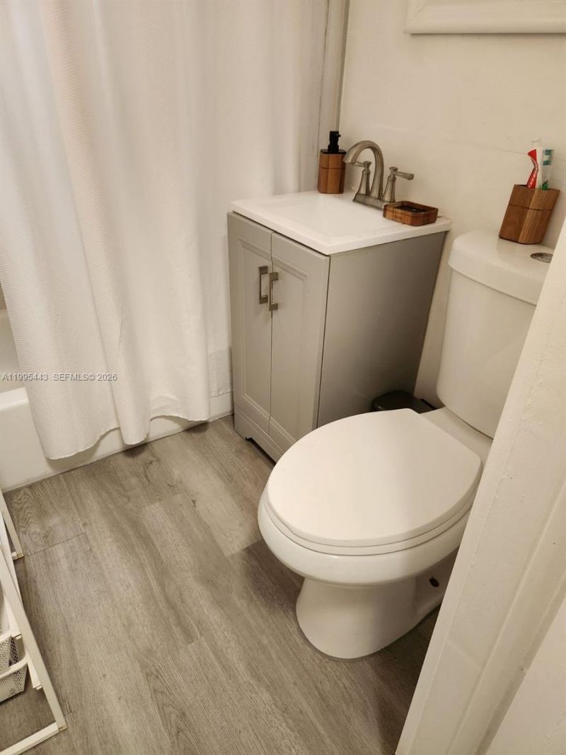 6490 Collins Ave, Unit 18, Miami Beach, FL 33141 Photo