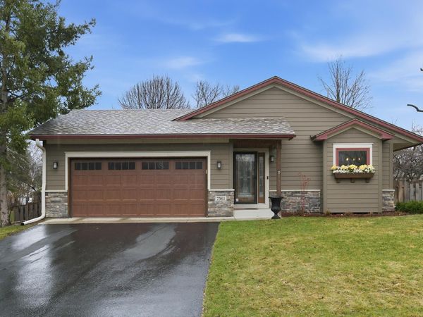 7361 Hunters Run, Eden Prairie, MN 55346