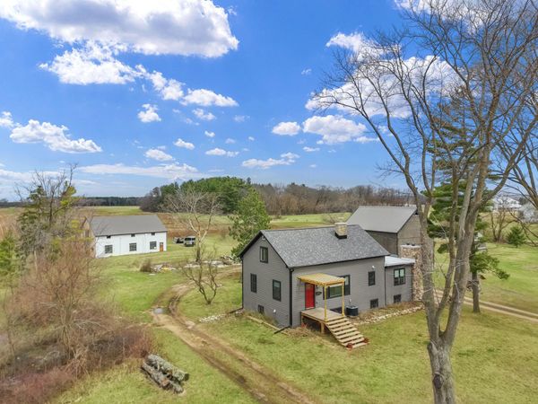 W6660 Willow Bend Rd, Walworth, WI 53184