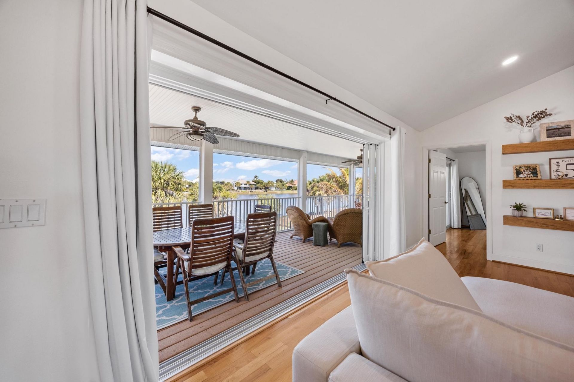 425 Lake Murex Cir, Sanibel, FL 33957 Photo