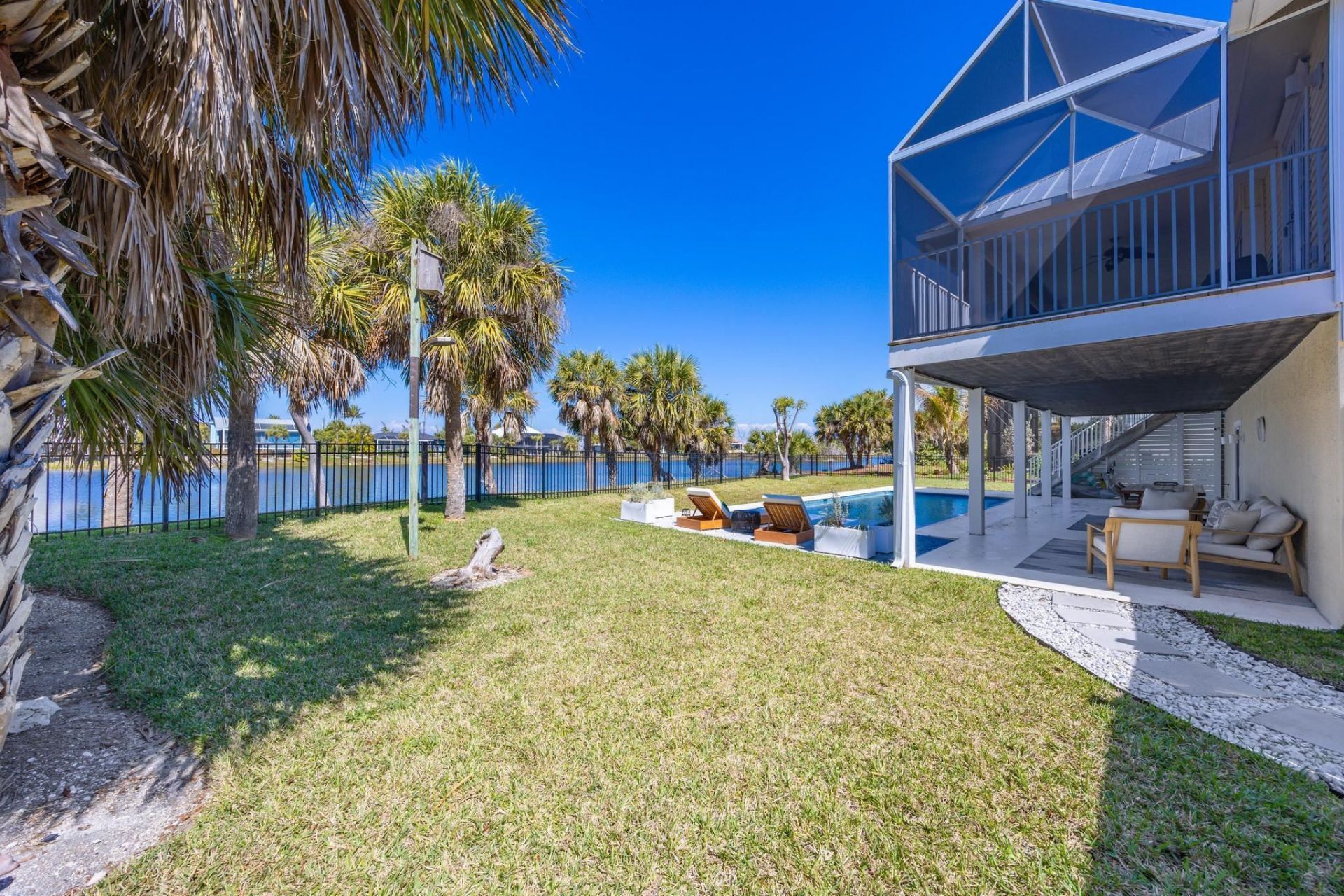 425 Lake Murex Cir, Sanibel, FL 33957 Photo