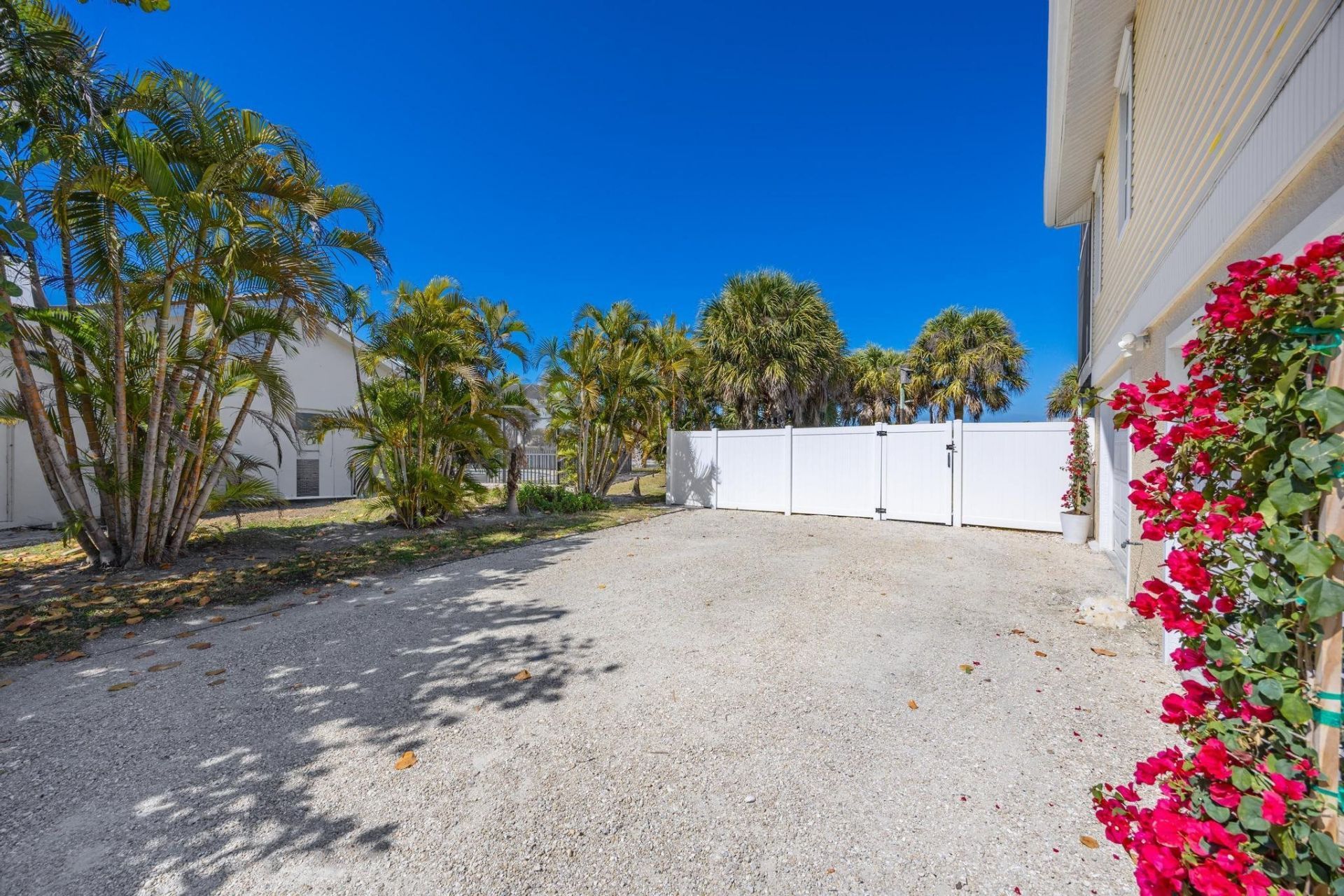 425 Lake Murex Cir, Sanibel, FL 33957 Photo