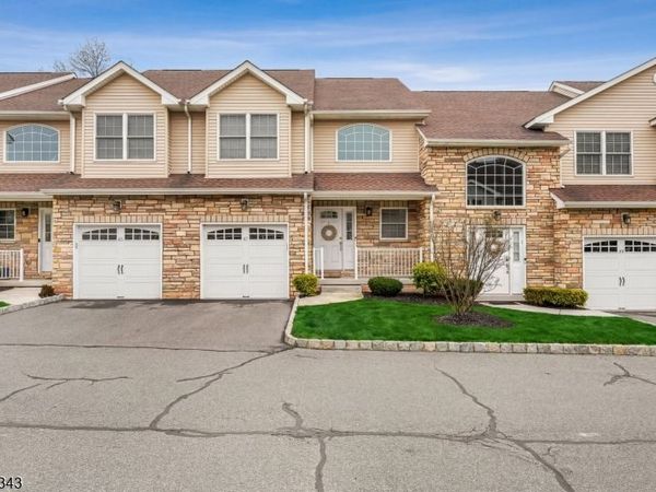 47 Harvey Ct, Clark, NJ 07066