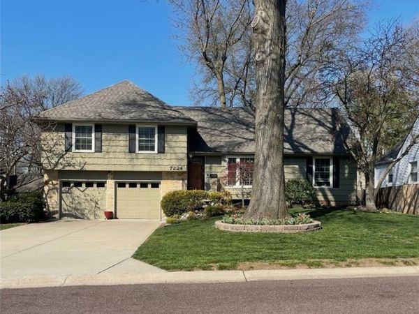 7224 Hemlock Street, Overland Park, KS 66204