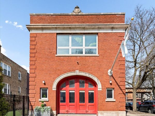 2100 W Eastwood Avenue , Chicago, IL 60625