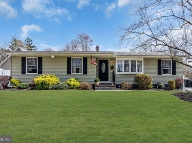 7 CHESTNUT DRIVE, JACKSON, NJ 08527
