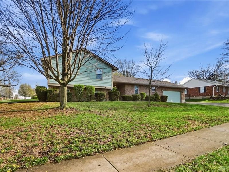 631 Wilson Park Drive, Dayton, OH 45449 Photo 3