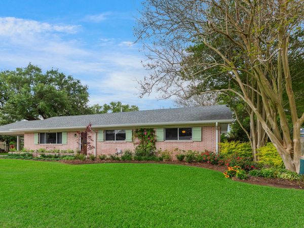 208 Robert Drive, Lafayette, LA 70506