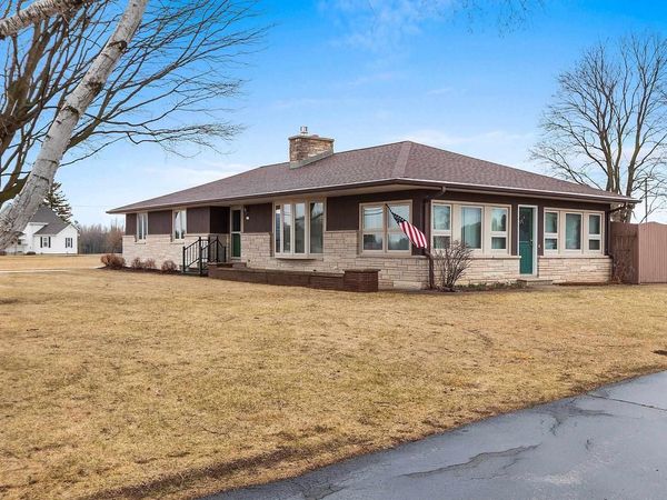 914 S MAIN STREET, Mishicot, WI 54228