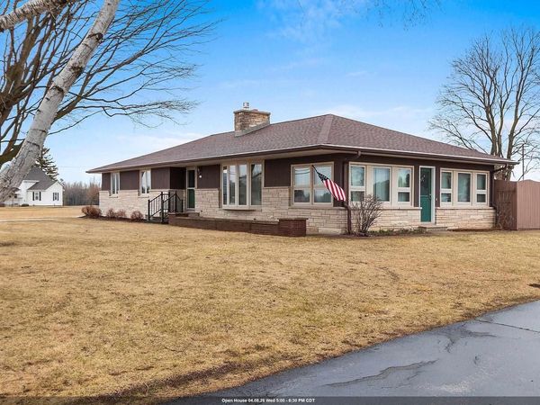 914 S MAIN STREET, Mishicot, WI 54228