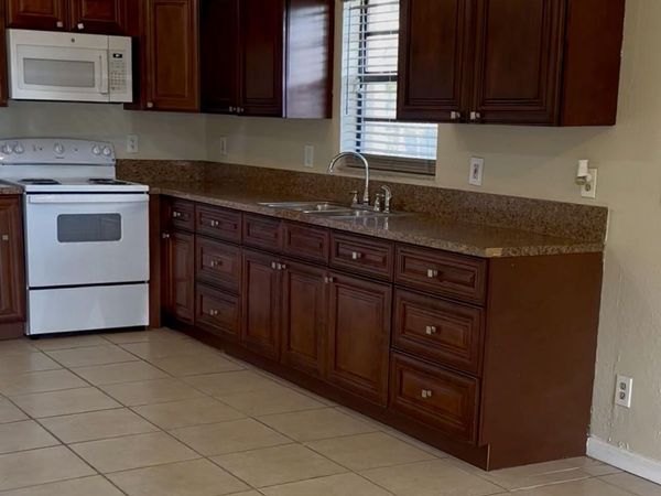 50 NW 8th Avenue, Unit 2, Dania Beach, FL 33004