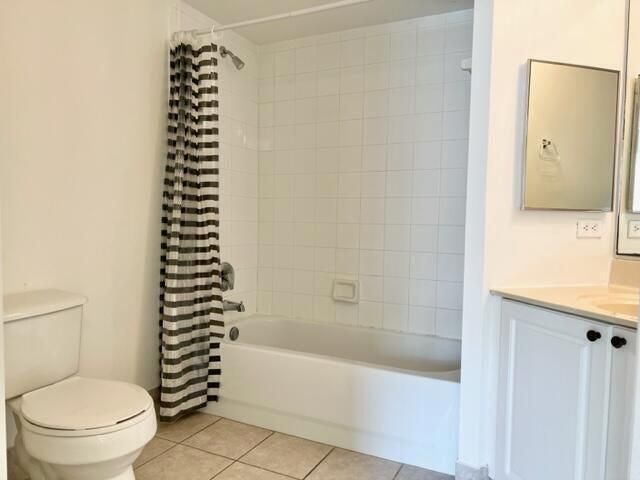 800 S Crestwood Ct Court S, Unit 811, Royal Palm Beach, FL 33411 Photo