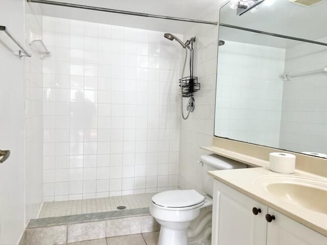 800 S Crestwood Ct Court S, Unit 811, Royal Palm Beach, FL 33411 Photo